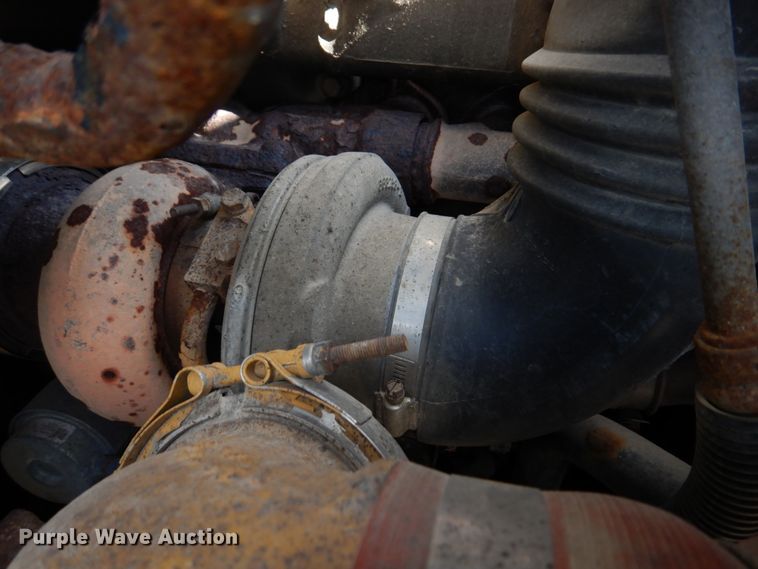 image for item IM9660 2004 International 7600  dump truck