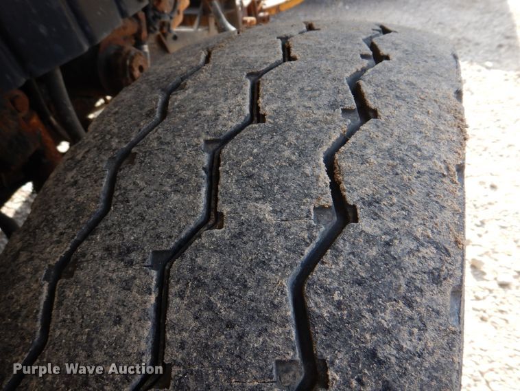 image for item IM9660 2004 International 7600  dump truck