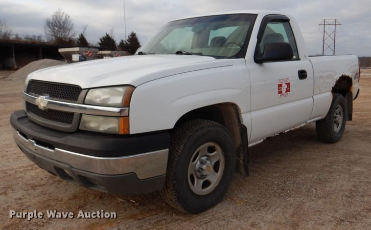 image for item IM9662 2003 Chevrolet Silverado 1500  pickup truck