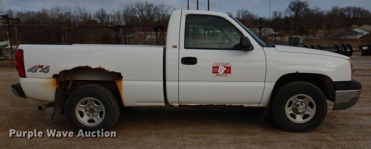 image for item IM9662 2003 Chevrolet Silverado 1500  pickup truck