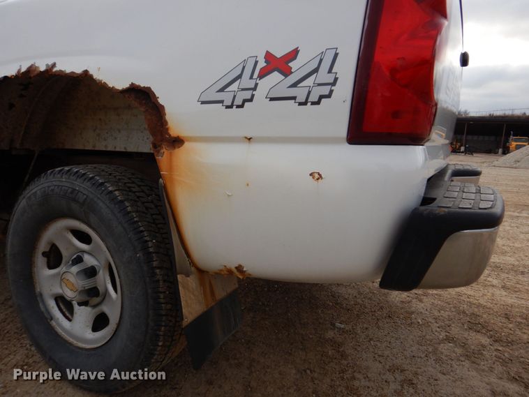 image for item IM9662 2003 Chevrolet Silverado 1500  pickup truck