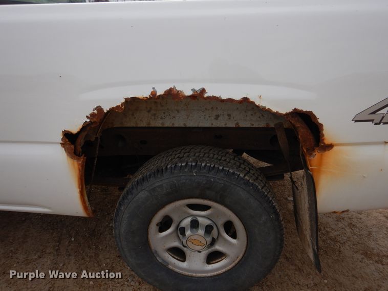 image for item IM9662 2003 Chevrolet Silverado 1500  pickup truck