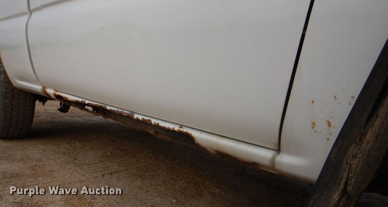 image for item IM9662 2003 Chevrolet Silverado 1500  pickup truck