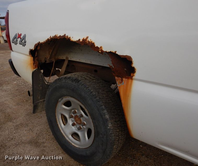 image for item IM9662 2003 Chevrolet Silverado 1500  pickup truck