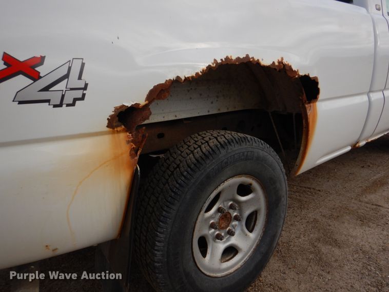 image for item IM9662 2003 Chevrolet Silverado 1500  pickup truck