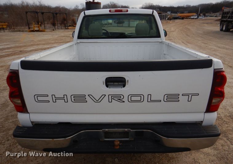 image for item IM9662 2003 Chevrolet Silverado 1500  pickup truck