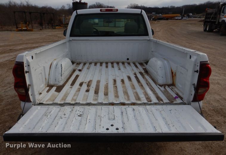 image for item IM9662 2003 Chevrolet Silverado 1500  pickup truck