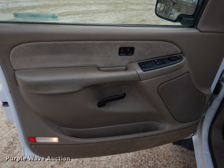 image for item IM9662 2003 Chevrolet Silverado 1500  pickup truck