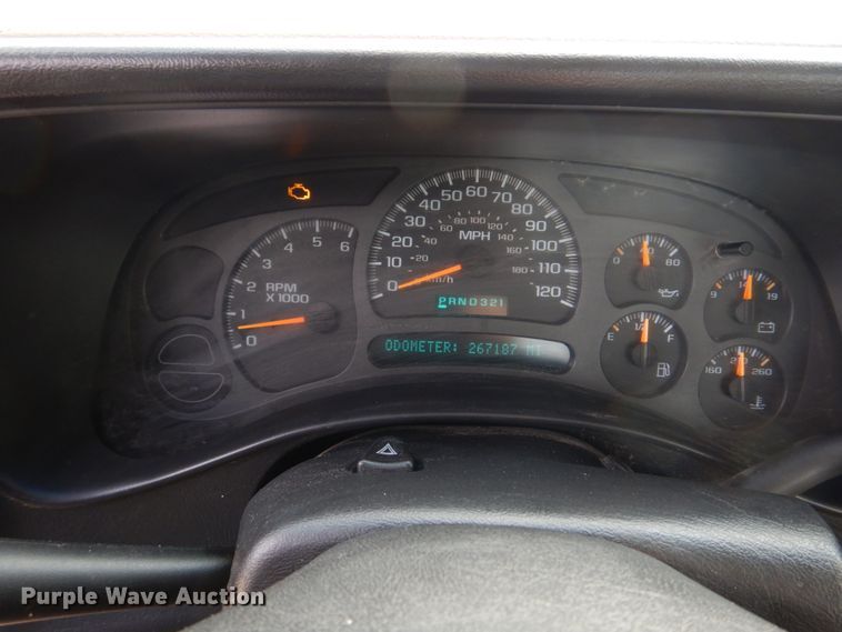 image for item IM9662 2003 Chevrolet Silverado 1500  pickup truck