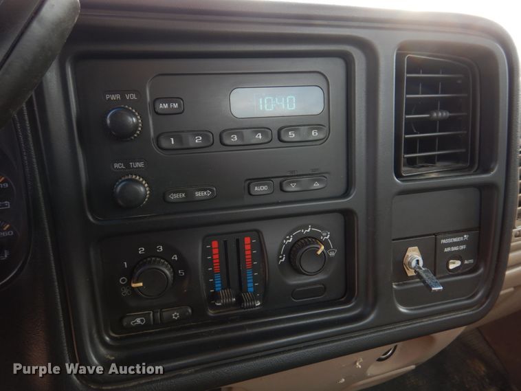 image for item IM9662 2003 Chevrolet Silverado 1500  pickup truck