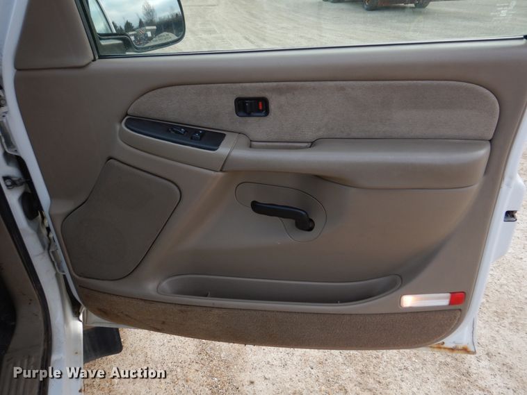 image for item IM9662 2003 Chevrolet Silverado 1500  pickup truck