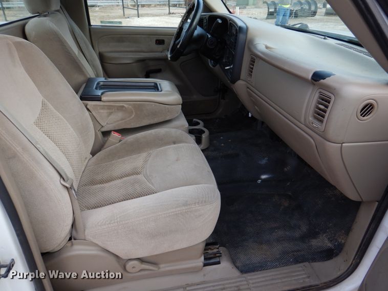 image for item IM9662 2003 Chevrolet Silverado 1500  pickup truck