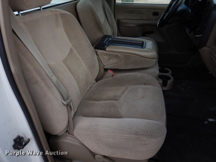 image for item IM9662 2003 Chevrolet Silverado 1500  pickup truck