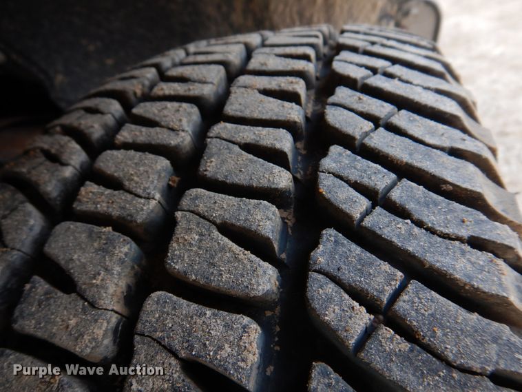 image for item IM9662 2003 Chevrolet Silverado 1500  pickup truck