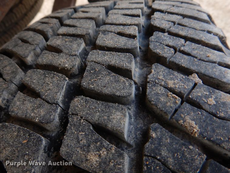 image for item IM9662 2003 Chevrolet Silverado 1500  pickup truck