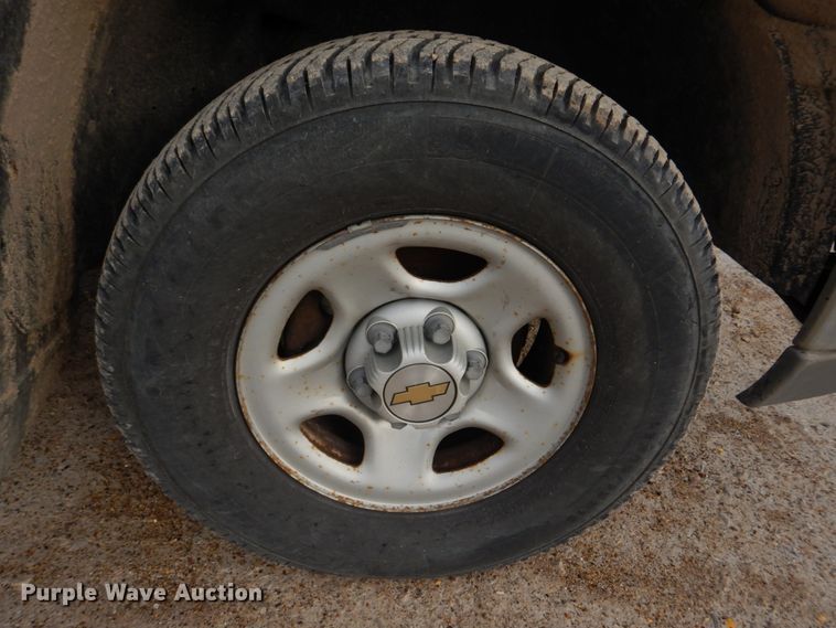 image for item IM9662 2003 Chevrolet Silverado 1500  pickup truck