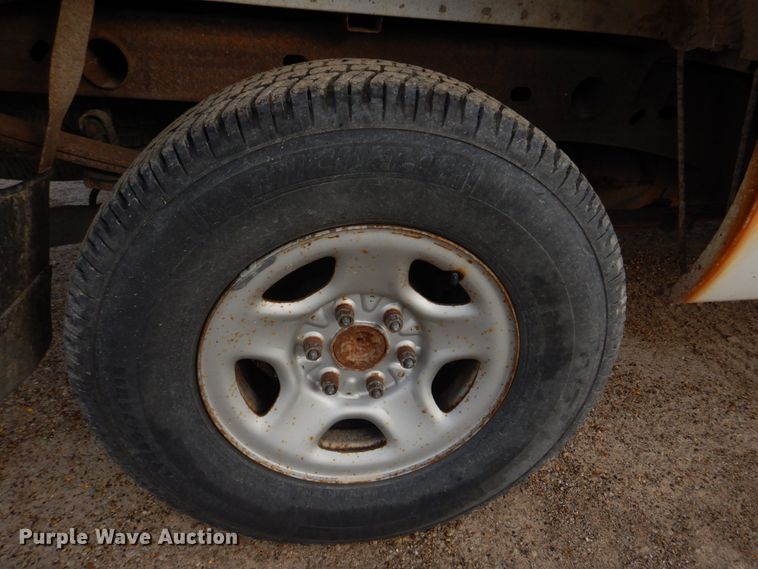 image for item IM9662 2003 Chevrolet Silverado 1500  pickup truck