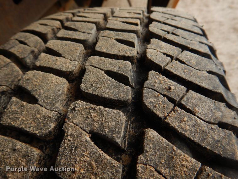 image for item IM9662 2003 Chevrolet Silverado 1500  pickup truck