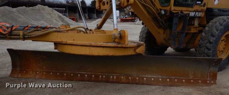 image for item IM9663 2005 Caterpillar 12H  motor grader