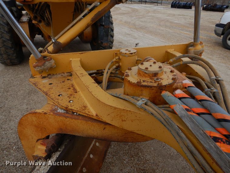 image for item IM9663 2005 Caterpillar 12H  motor grader