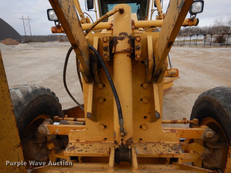 image for item IM9663 2005 Caterpillar 12H  motor grader