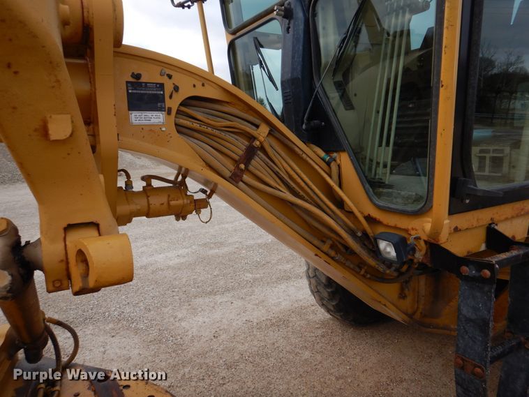 image for item IM9663 2005 Caterpillar 12H  motor grader