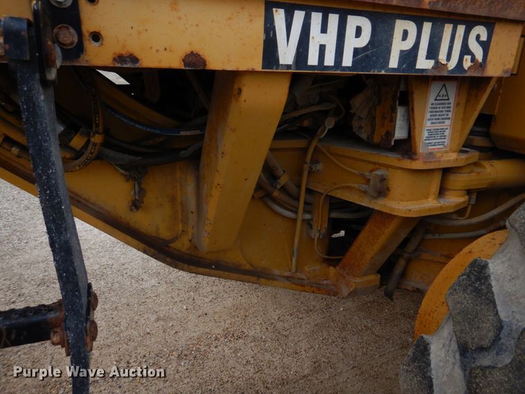 image for item IM9663 2005 Caterpillar 12H  motor grader