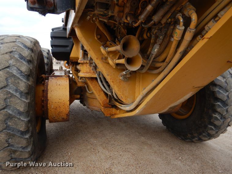 image for item IM9663 2005 Caterpillar 12H  motor grader