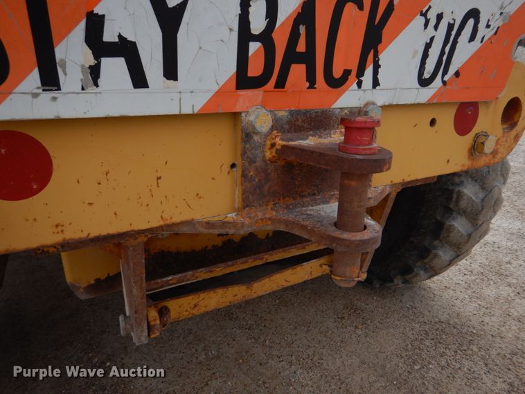 image for item IM9663 2005 Caterpillar 12H  motor grader