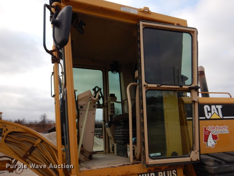 image for item IM9663 2005 Caterpillar 12H  motor grader