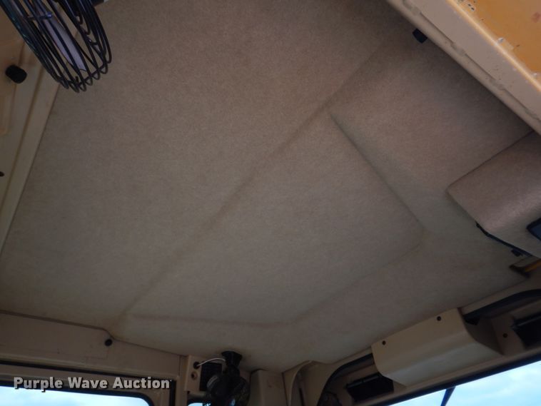 image for item IM9663 2005 Caterpillar 12H  motor grader