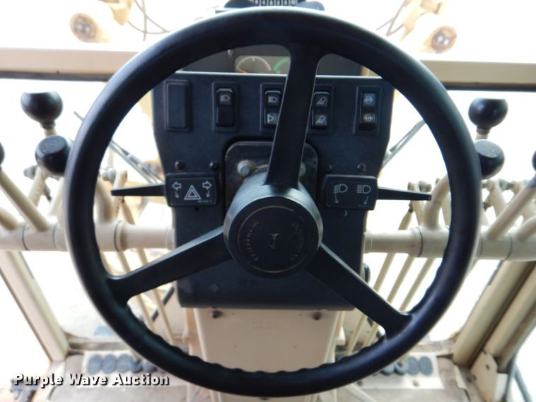 image for item IM9663 2005 Caterpillar 12H  motor grader