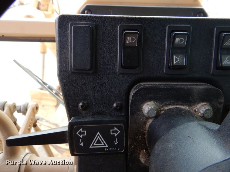 image for item IM9663 2005 Caterpillar 12H  motor grader