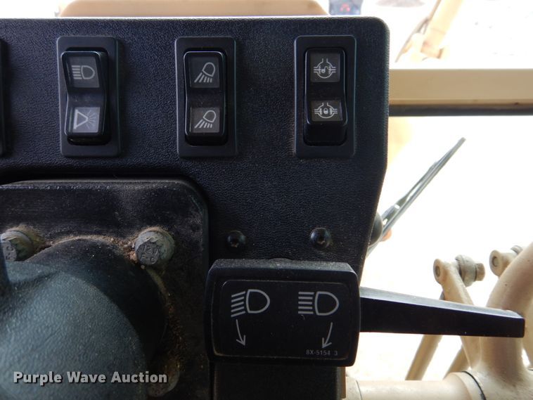 image for item IM9663 2005 Caterpillar 12H  motor grader