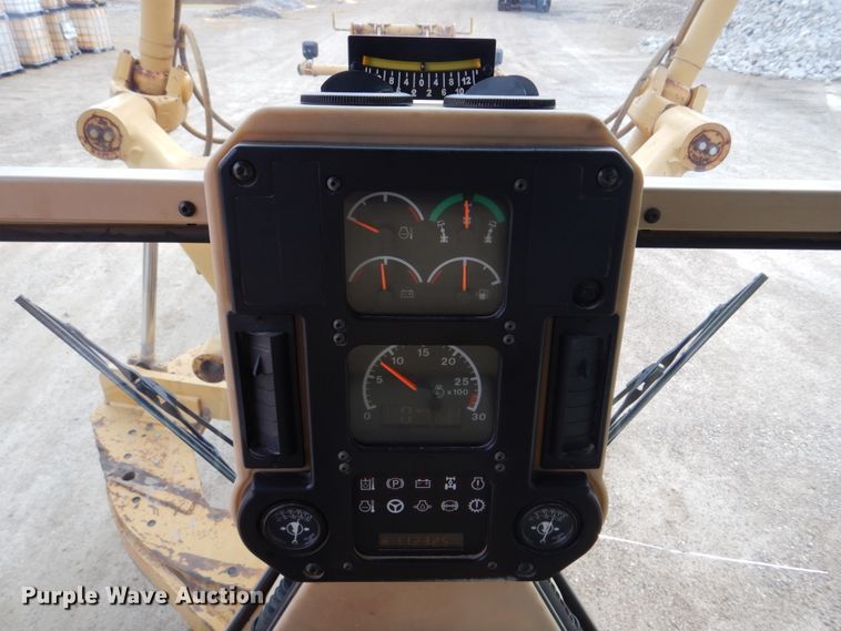 image for item IM9663 2005 Caterpillar 12H  motor grader