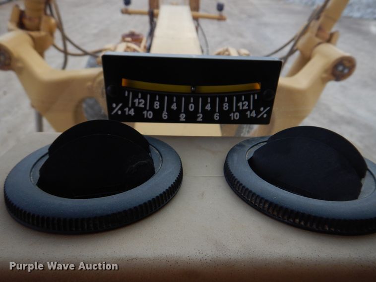 image for item IM9663 2005 Caterpillar 12H  motor grader