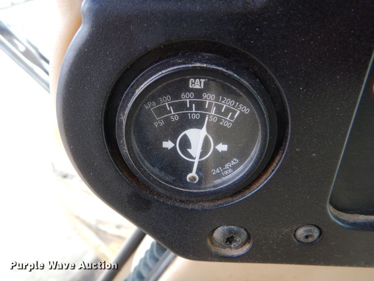 image for item IM9663 2005 Caterpillar 12H  motor grader