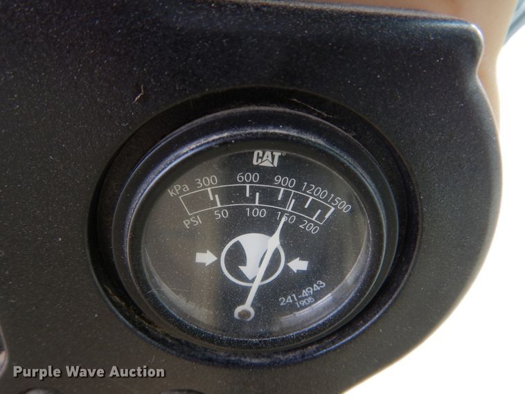 image for item IM9663 2005 Caterpillar 12H  motor grader