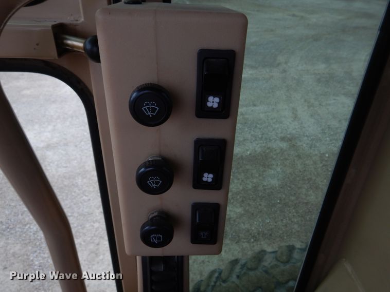 image for item IM9663 2005 Caterpillar 12H  motor grader