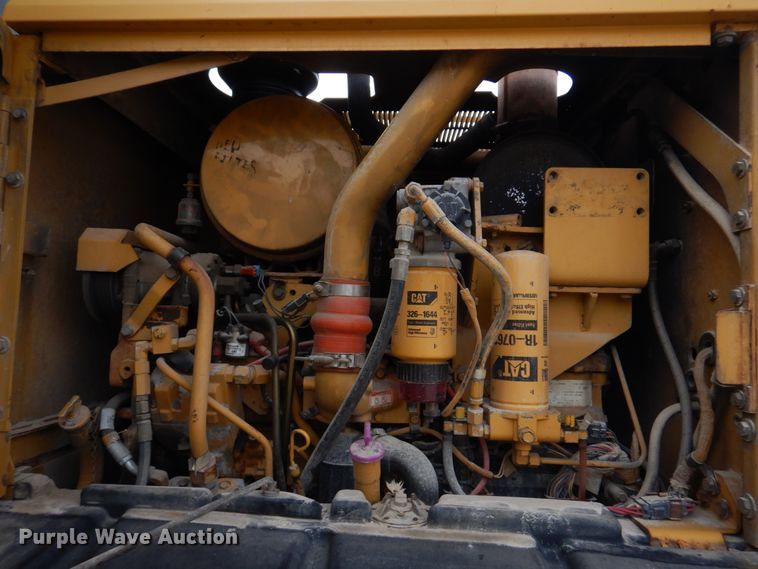 image for item IM9663 2005 Caterpillar 12H  motor grader