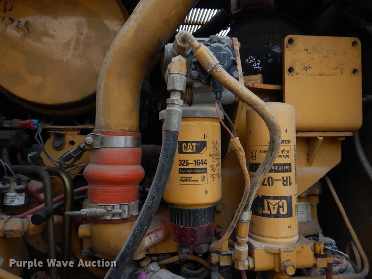 image for item IM9663 2005 Caterpillar 12H  motor grader