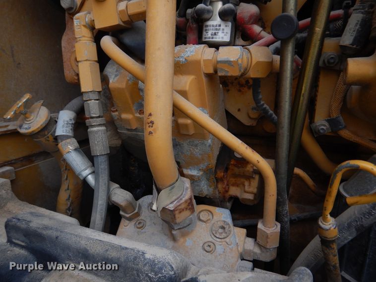 image for item IM9663 2005 Caterpillar 12H  motor grader