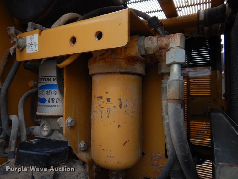 image for item IM9663 2005 Caterpillar 12H  motor grader