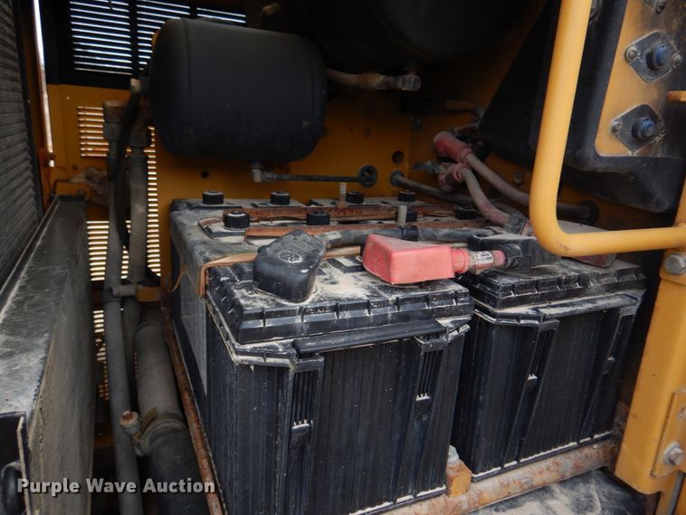 image for item IM9663 2005 Caterpillar 12H  motor grader