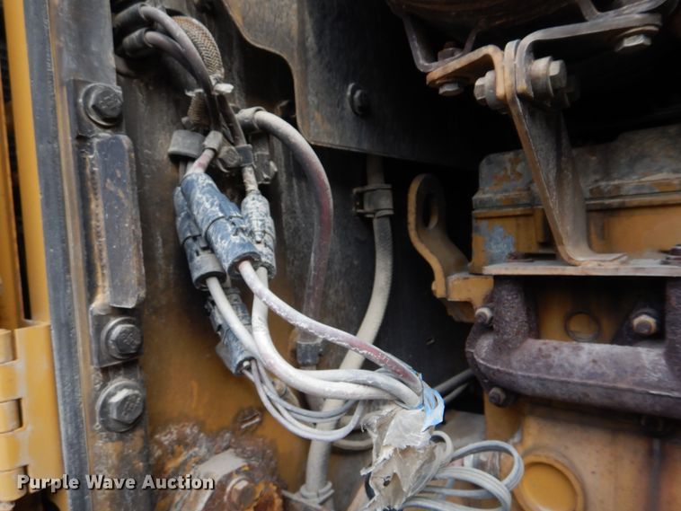 image for item IM9663 2005 Caterpillar 12H  motor grader