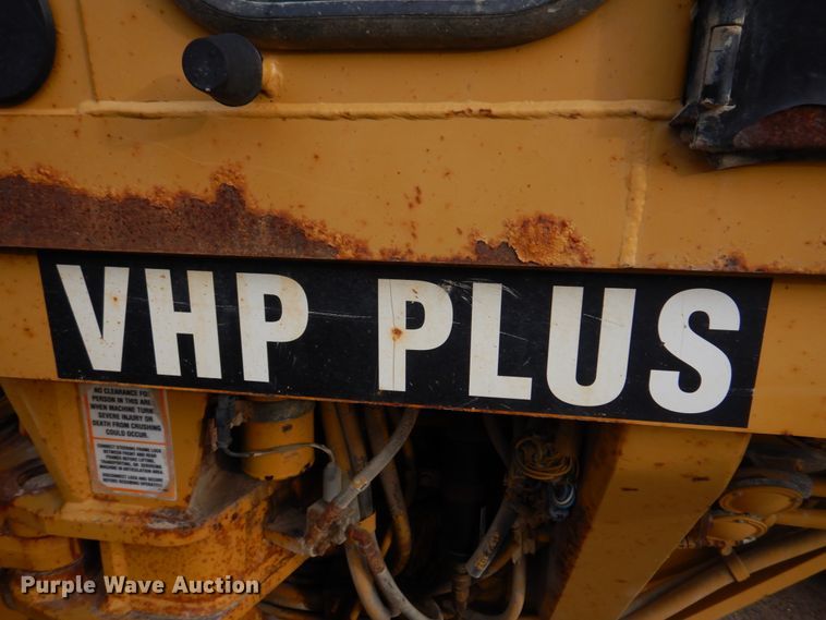 image for item IM9663 2005 Caterpillar 12H  motor grader