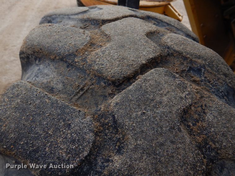 image for item IM9663 2005 Caterpillar 12H  motor grader