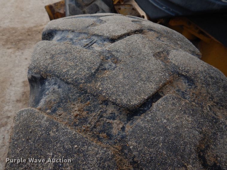 image for item IM9663 2005 Caterpillar 12H  motor grader