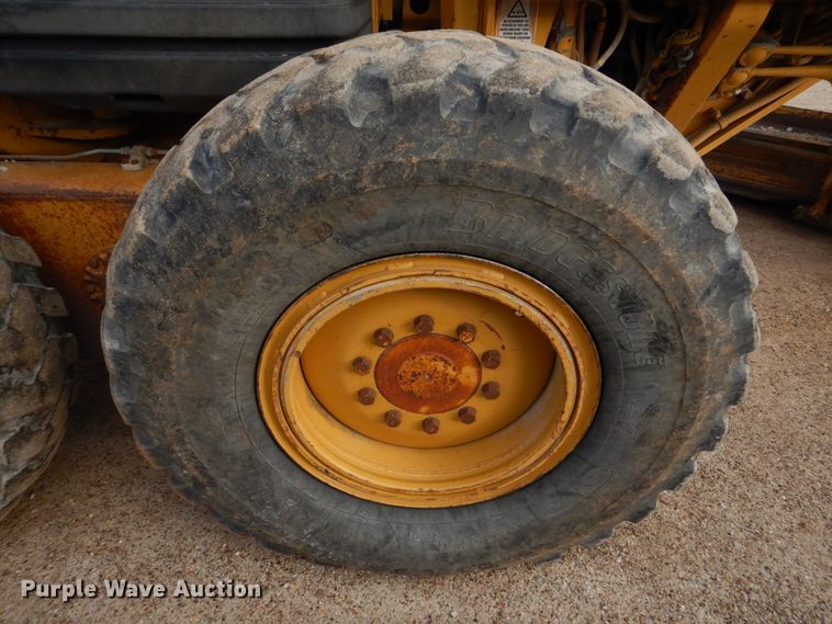 image for item IM9663 2005 Caterpillar 12H  motor grader