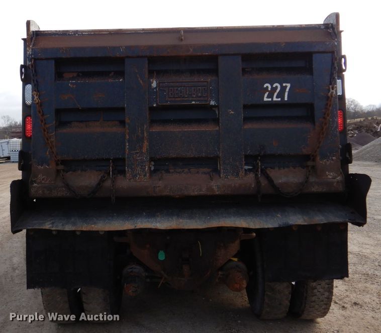 image for item IM9664 2004 International 7600  dump truck